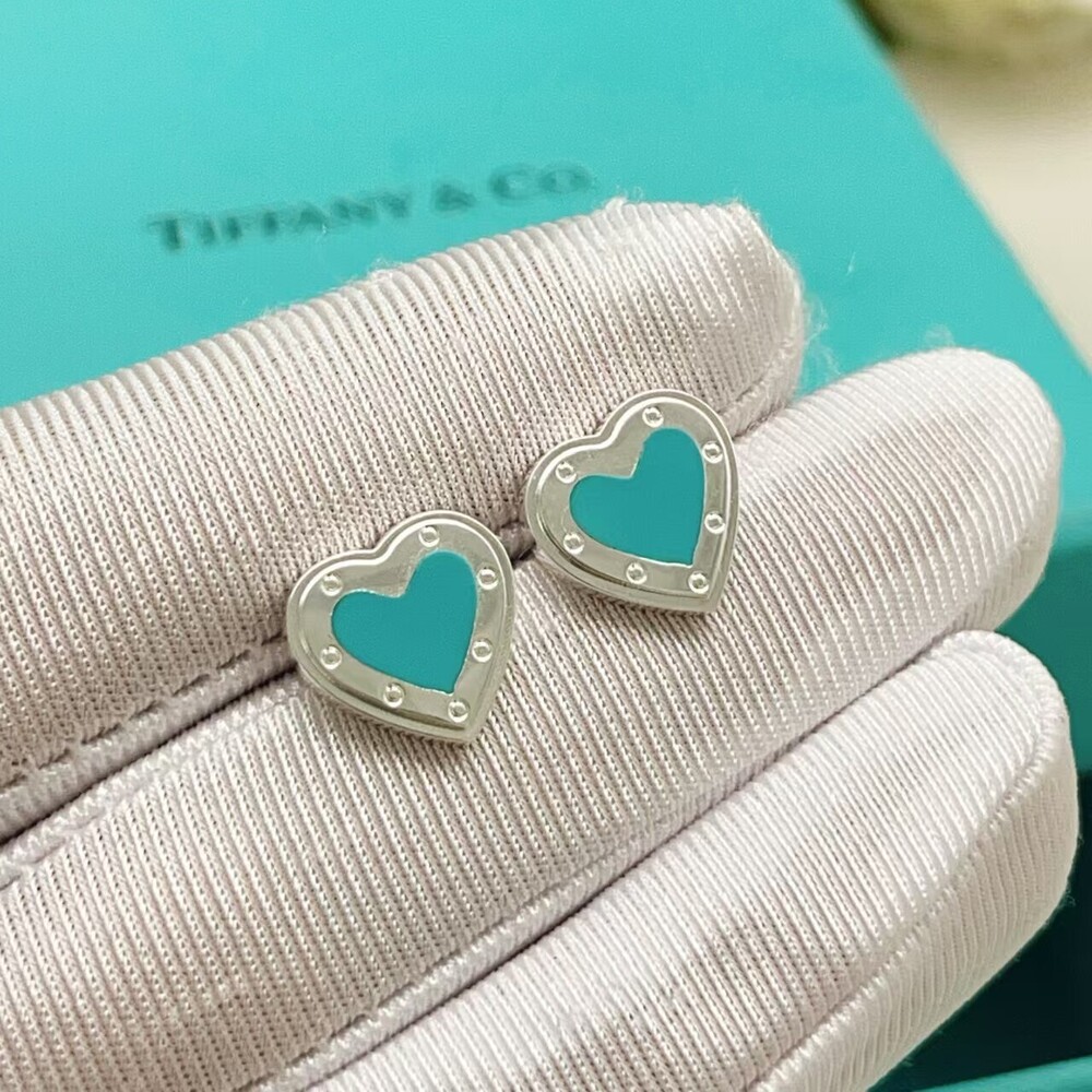 Tiffany & Co. Silver Heart Earrings - Picture 4 of 7